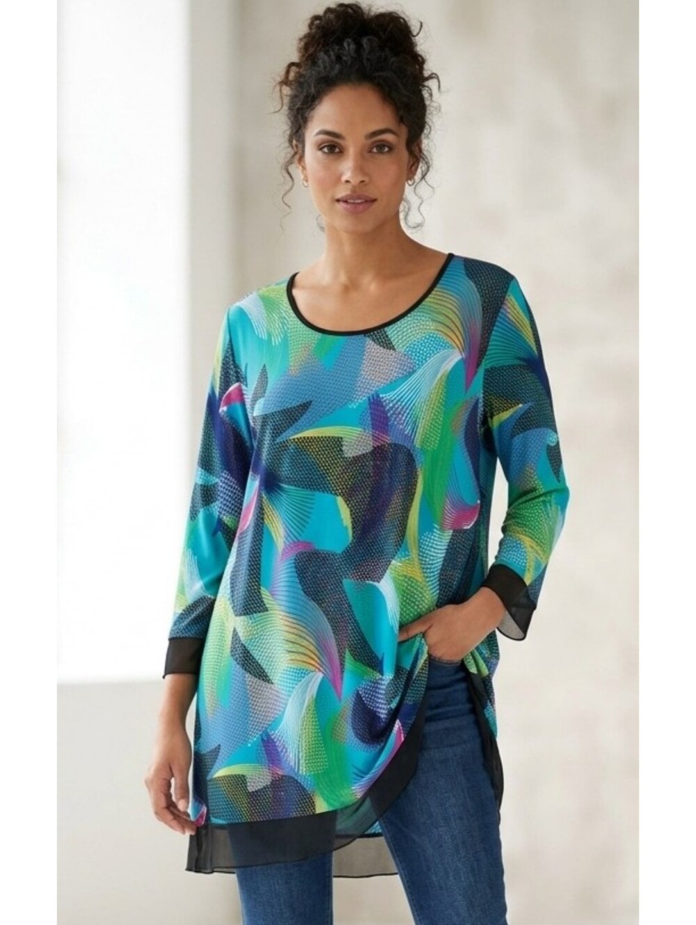 Woman's Plus Size Colorful Abstract Print 3/4 Sleeve Tunic Top